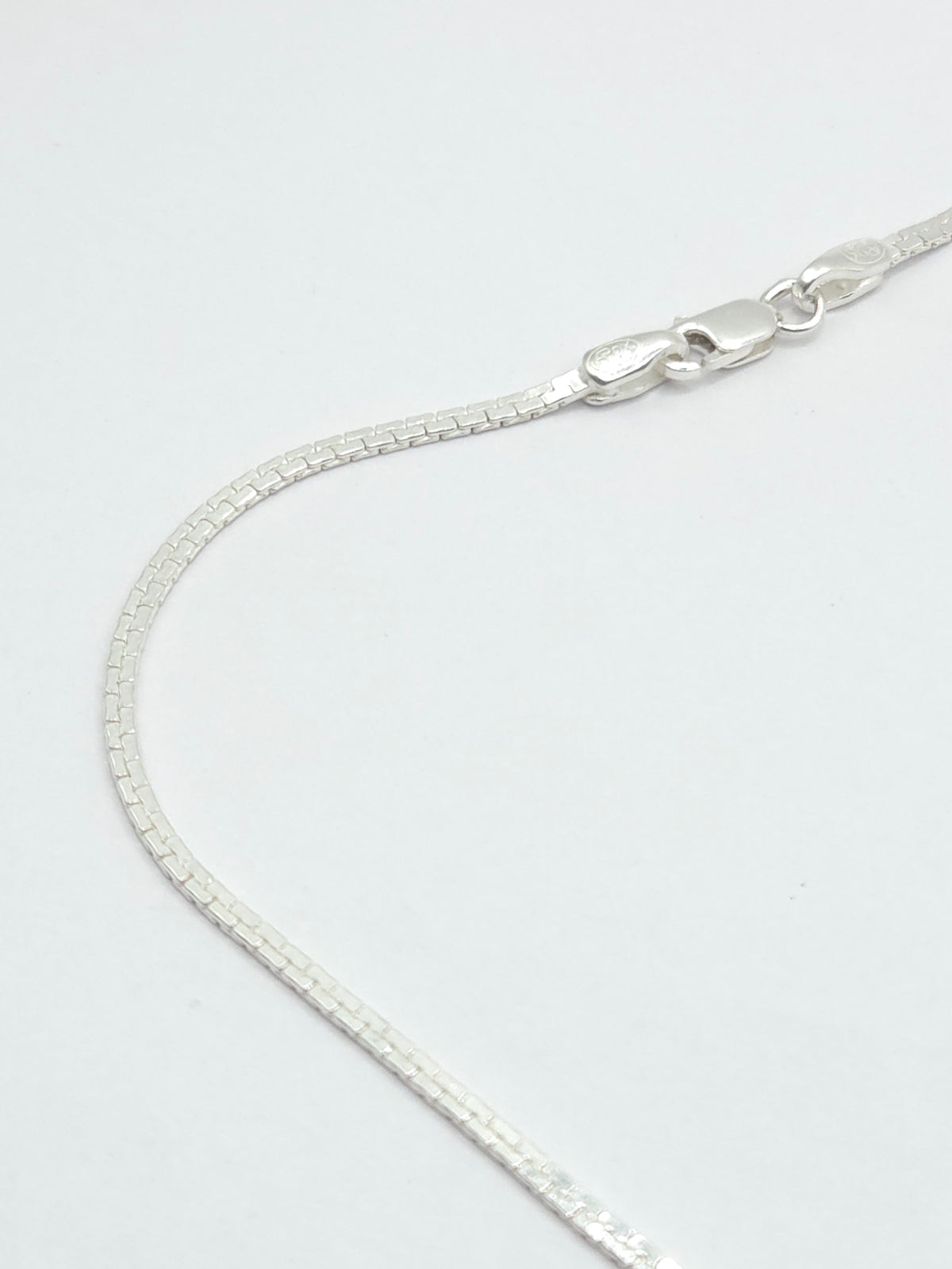 Sleek Box Chain