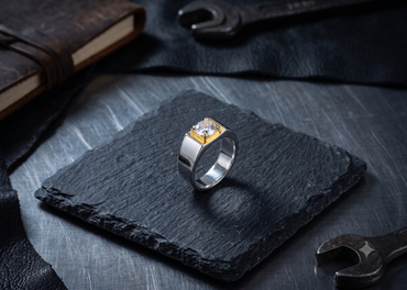 Regal Solitaire Silver Ring