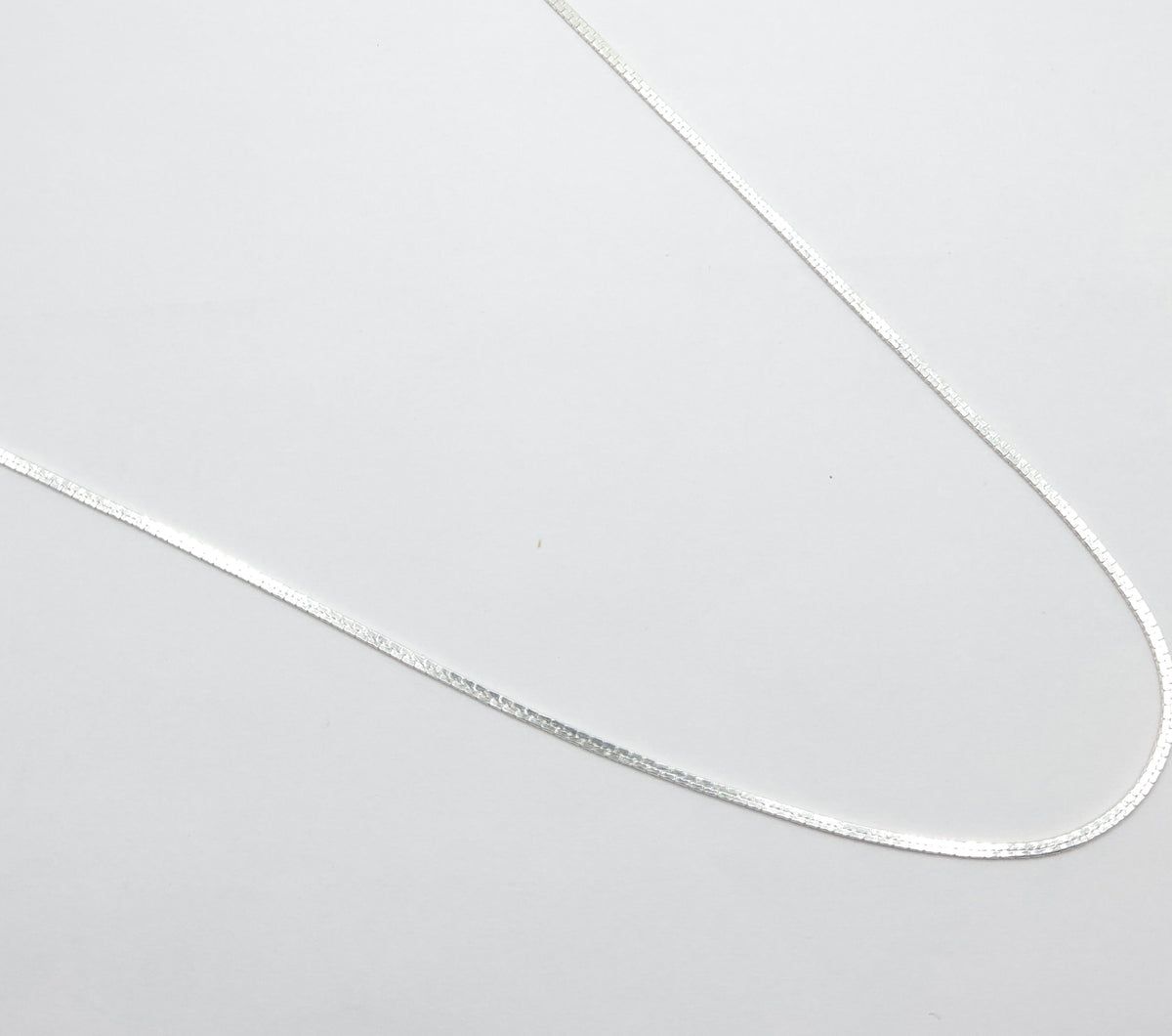 Sleek Box Chain
