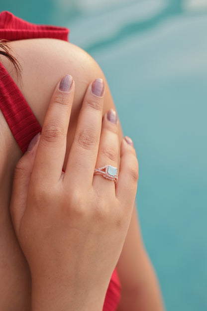 The Aqua Halo Split-Shank Ring
