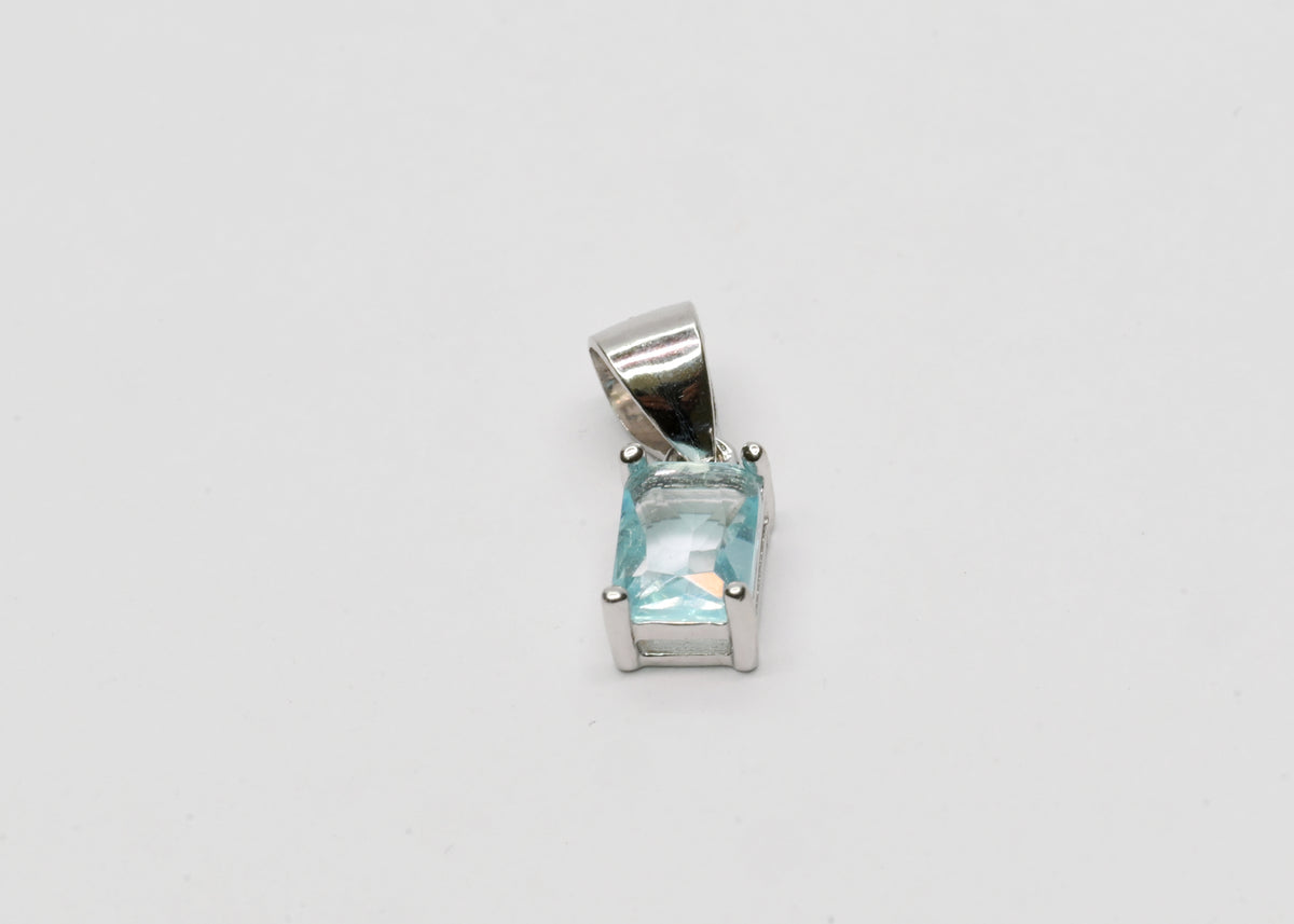 The Sky Blue Solitaire Pendant