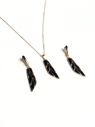 Black Ceramic Leaf Design Necklace Set with Gold-Tone Detailing